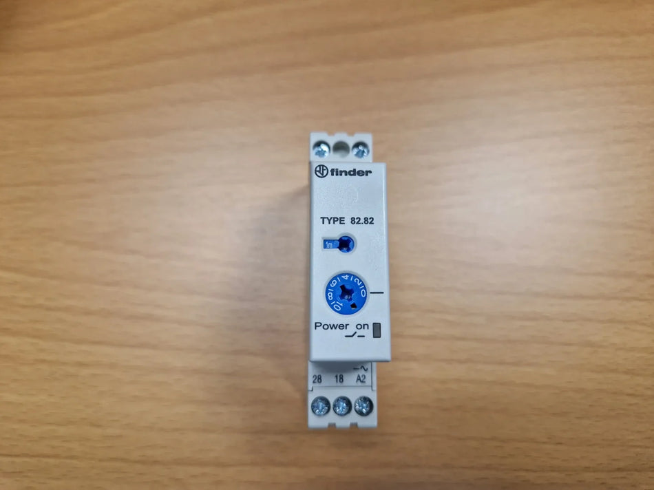 FINDER Przekaźnik czasowy 82.82.0.240.0000